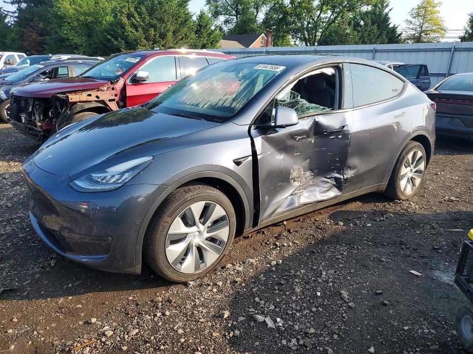 Auction sale of the 2022 Tesla Model Y, vin: 7SAYGDEE6NF401901, lot number: 61847686