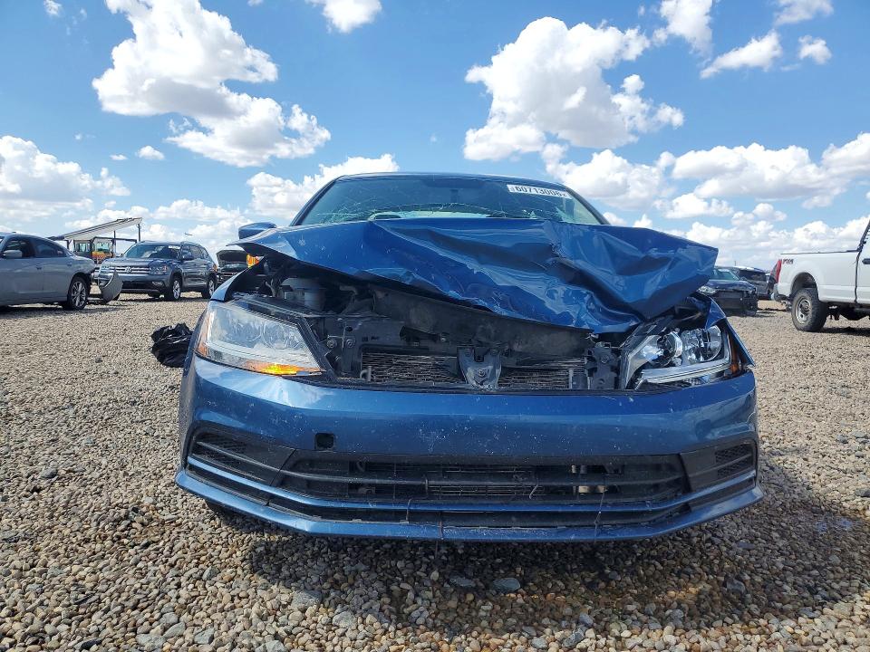 60713006 :رقم المزاد ، 3VW2B7AJ2HM332255 vin ، 2017 Volkswagen Jetta مزاد بيع