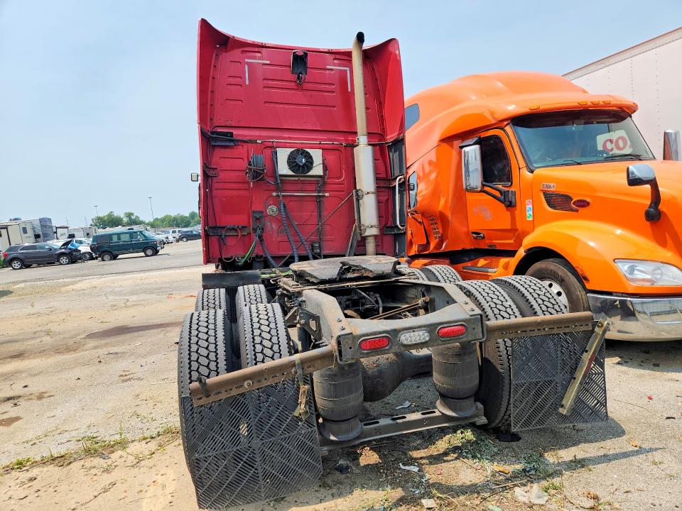 60943516 :رقم المزاد ، 4V4NC9GH96N416111 vin ، 2006 Volvo Vn Vnl مزاد بيع