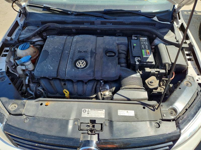 61735636 :رقم المزاد ، 3VWDP7AJ5DM450823 vin ، 2013 Volkswagen Jetta مزاد بيع