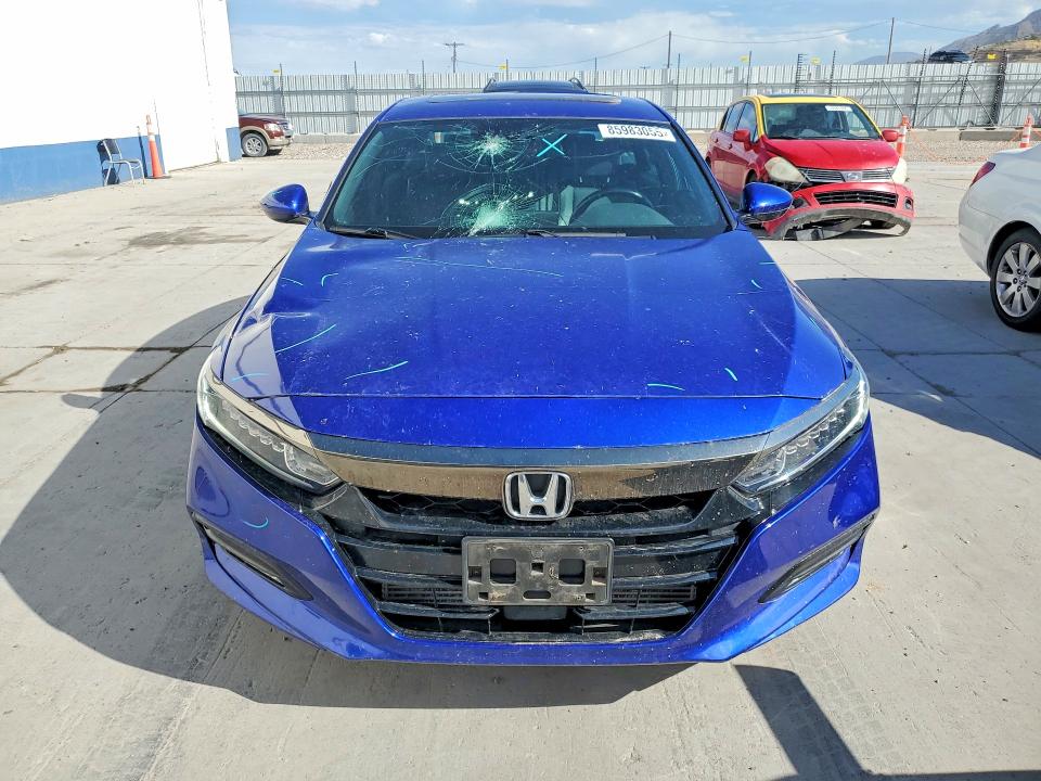 Продаж на аукціоні авто 2018 Honda Accord, vin: 1HGCV2F30JA037008, номер лоту: 85983055