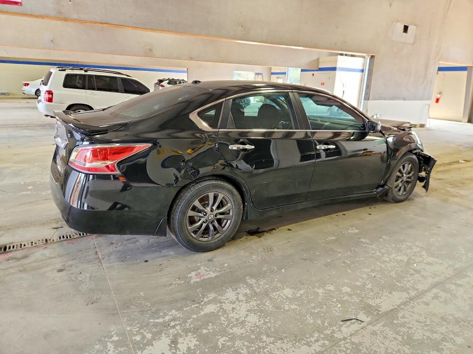 2015 Nissan Altima მანქანა იყიდება აუქციონზე, vin: 1N4AL3AP1FC462637, აუქციონის ნომერი: 59805276