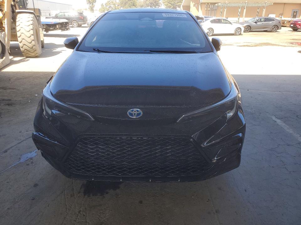 59327996 :رقم المزاد ، JTDBCMFE3P3001260 vin ، 2023 Toyota Corolla Hybrid مزاد بيع