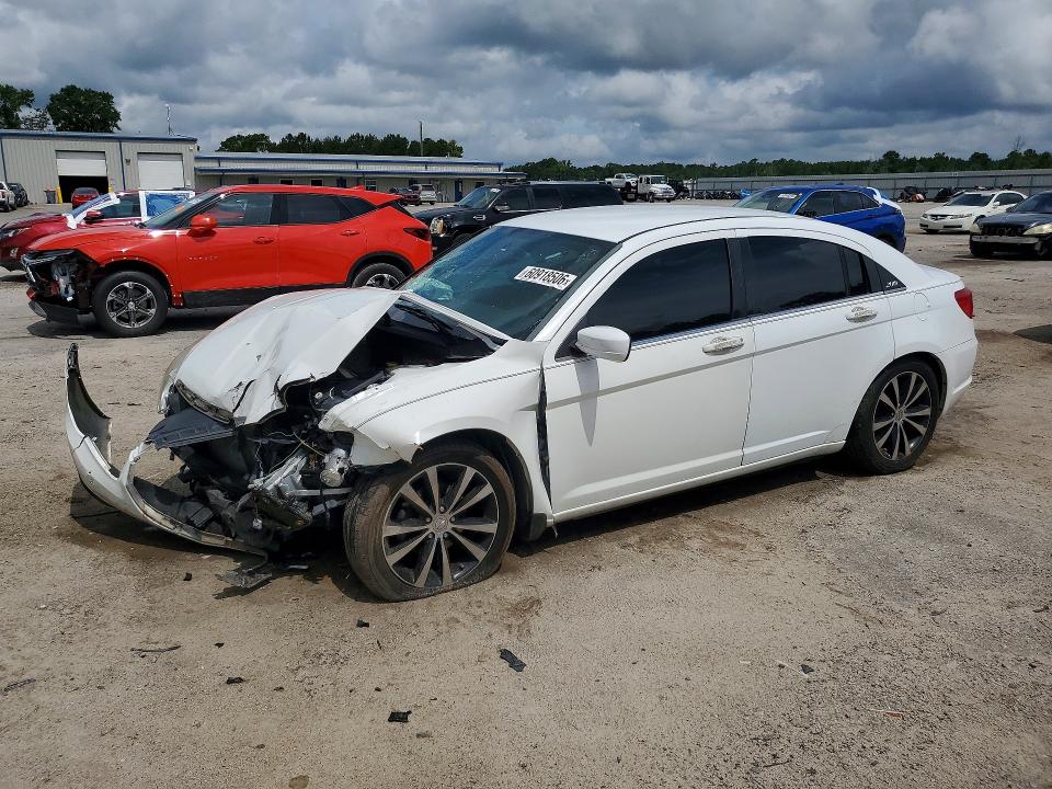 60918506 :رقم المزاد ، 1C3CCBBB4EN152666 vin ، 2014 Chrysler 200 مزاد بيع