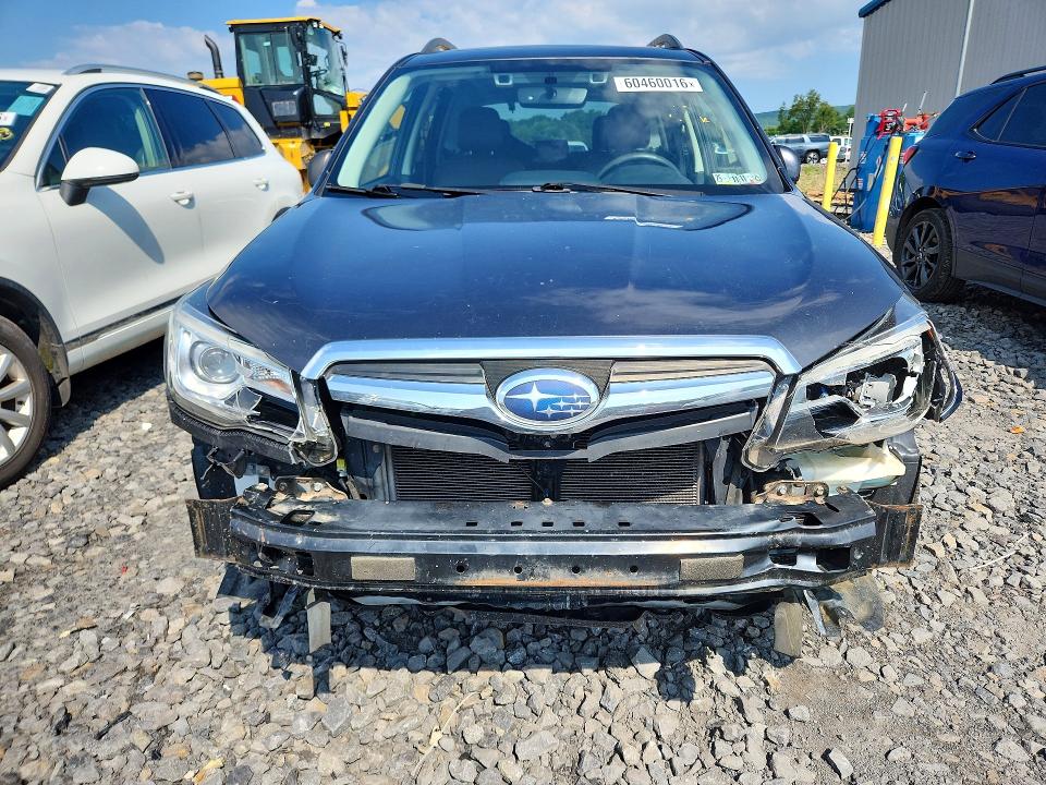 60460016 :رقم المزاد ، JF2SJAWC0JH479182 vin ، 2018 Subaru Forester مزاد بيع