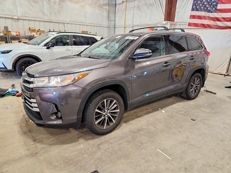 Продажа на аукционе авто 2019 Toyota Highlander, vin: 5TDJZRFH3KS709176, номер лота: 63011966