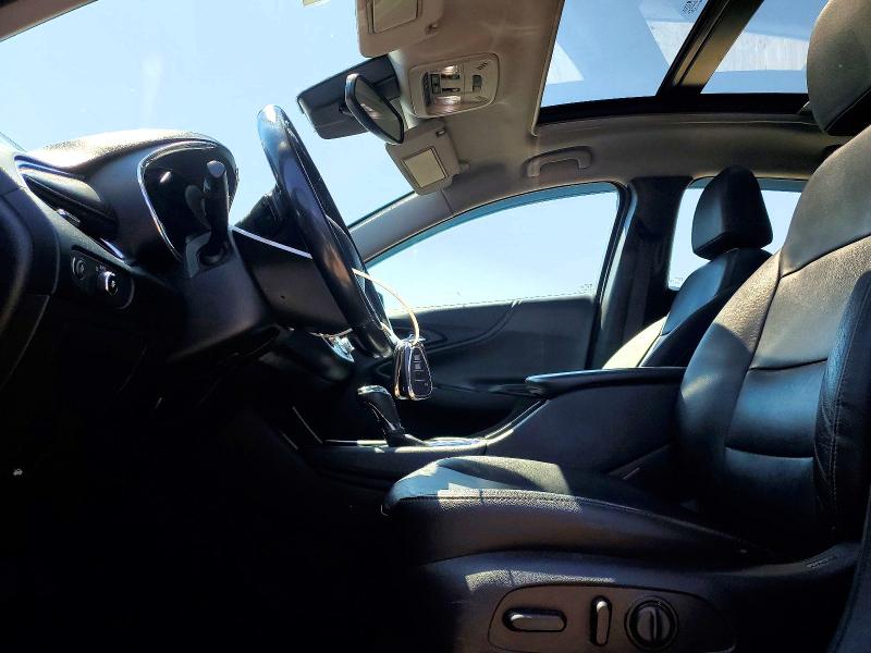 60667346 :رقم المزاد ، 1G1ZD5ST1JF199616 vin ، 2018 Chevrolet Malibu مزاد بيع