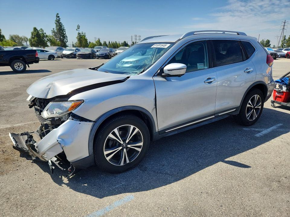 61691646 :رقم المزاد ، JN8AT2MT5JW459216 vin ، 2018 Nissan Rogue مزاد بيع