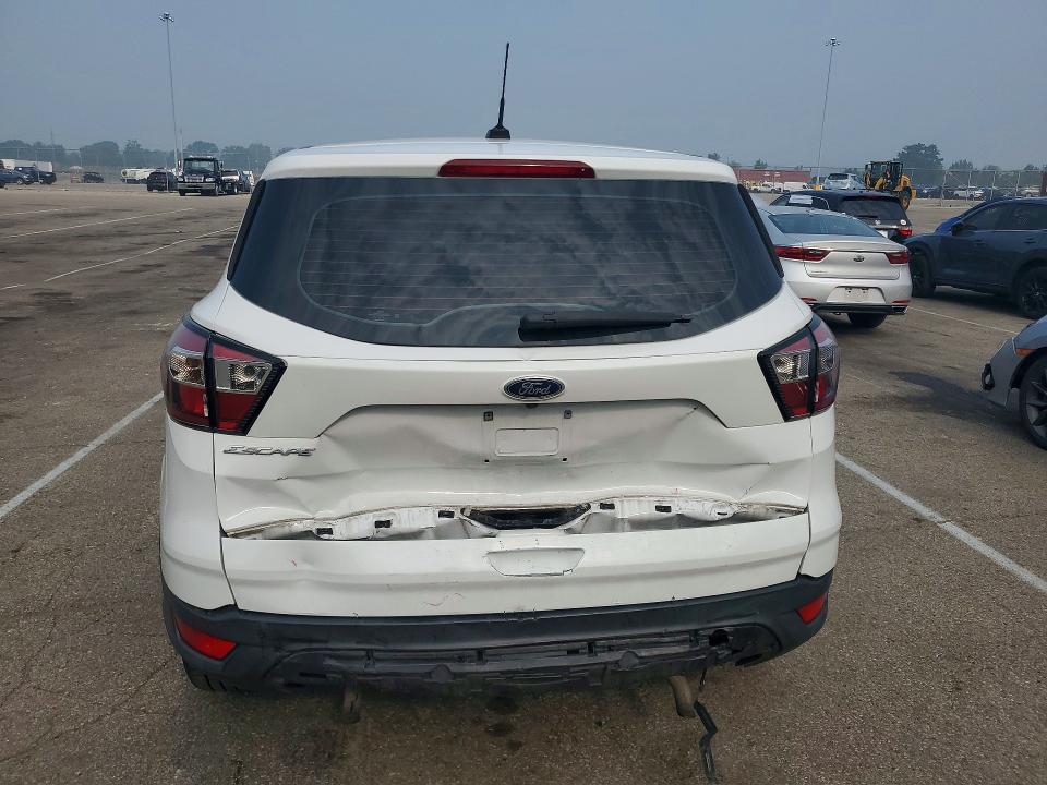 Продажа на аукционе авто 2017 Ford Escape, vin: 1FMCU0F76HUC05778, номер лота: 61191946
