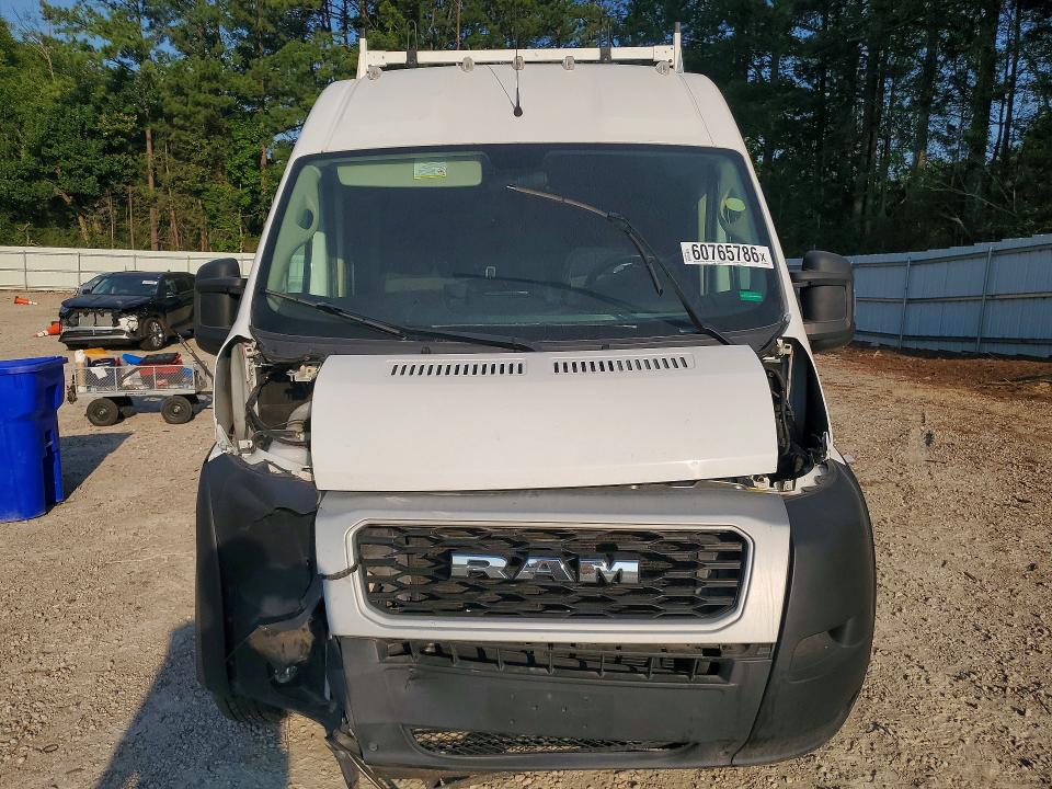 60765786 :رقم المزاد ، 3C6TRVBG2LE104213 vin ، 2020 Ram Promaster 1500 مزاد بيع