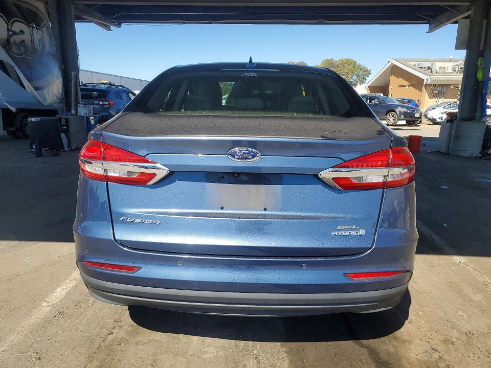 59907946 :رقم المزاد ، 3FA6P0MU9KR135666 vin ، 2019 Ford Fusion مزاد بيع