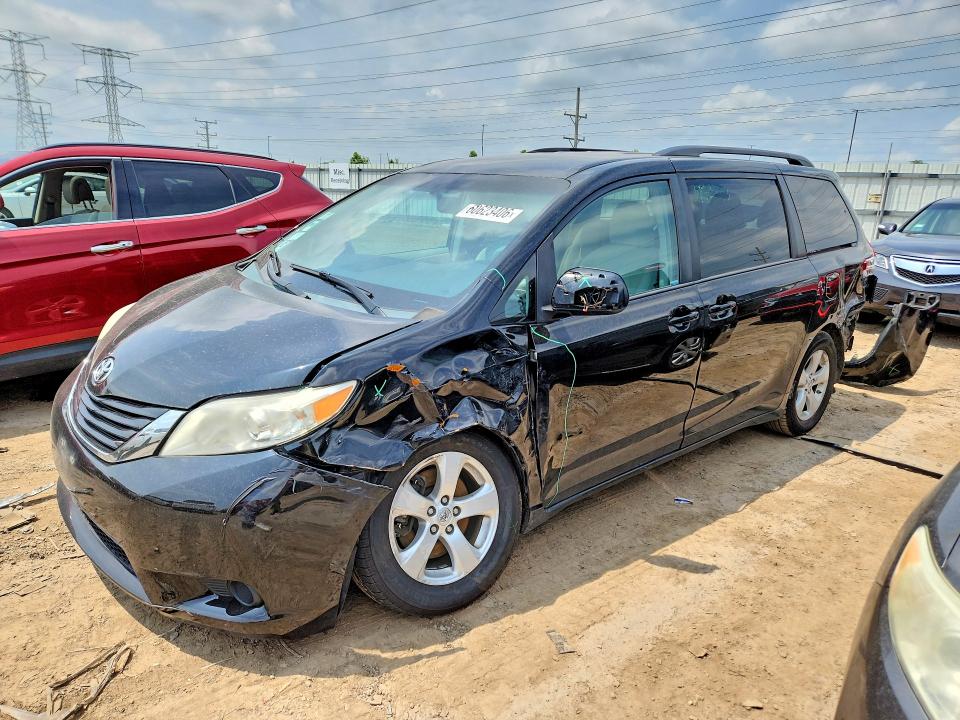 60623406 :رقم المزاد ، 5TDKK3DC6ES470918 vin ، 2014 Toyota Sienna مزاد بيع