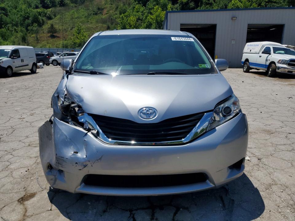 2012 Toyota Sienna მანქანა იყიდება აუქციონზე, vin: 5TDKK3DCXCS269004, აუქციონის ნომერი: 61043666