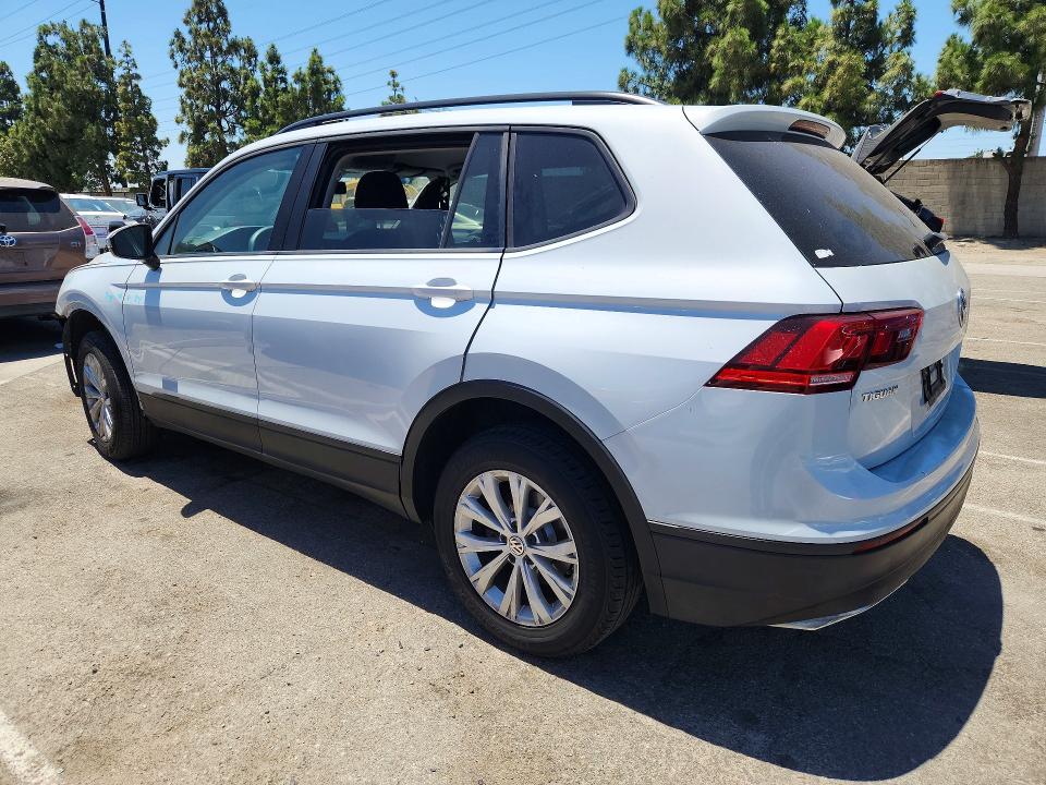 60778076 :رقم المزاد ، 3VV1B7AX0JM208236 vin ، 2018 Volkswagen Tiguan مزاد بيع