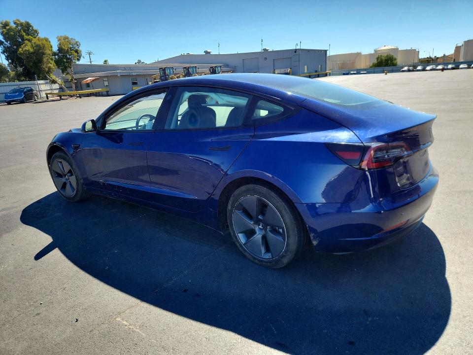 63346136 :رقم المزاد ، 5YJ3E1EB2NF353833 vin ، 2022 Tesla Model 3 مزاد بيع