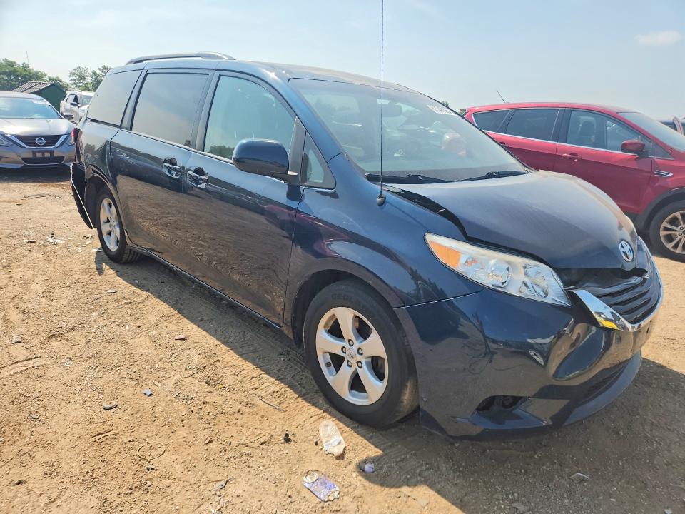 61046296 :رقم المزاد ، 5TDKK3DC7CS225526 vin ، 2012 Toyota Sienna مزاد بيع