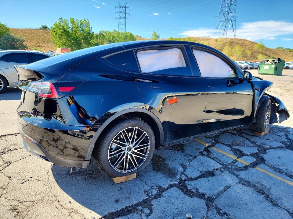 62418036 :رقم المزاد ، 7SAYGDEE4PF711290 vin ، 2023 Tesla Model Y مزاد بيع