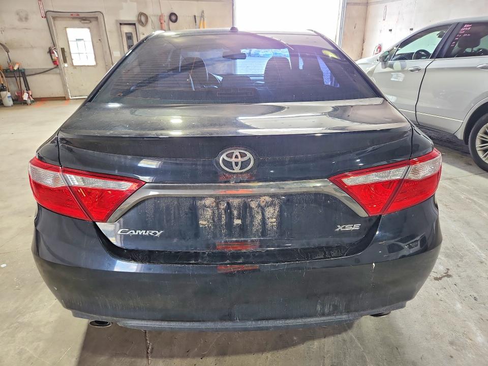 2015 Toyota Camry მანქანა იყიდება აუქციონზე, vin: 4T1BK1FK0FU563547, აუქციონის ნომერი: 60357366