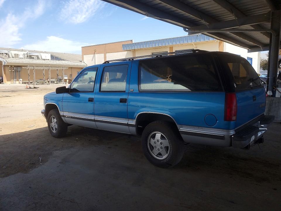 1992 Chevrolet Suburban მანქანა იყიდება აუქციონზე, vin: 1GNFK16K5NJ322905, აუქციონის ნომერი: 59865816