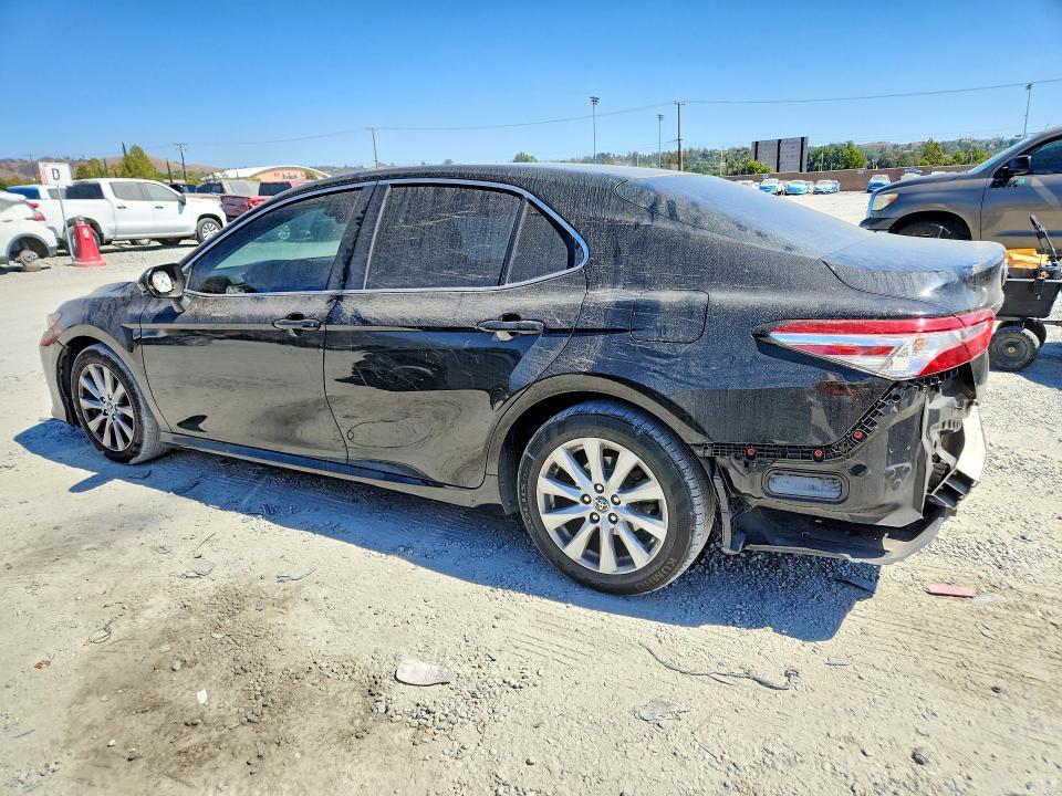 2018 Toyota Camry მანქანა იყიდება აუქციონზე, vin: 4T1B11HKXJU634942, აუქციონის ნომერი: 59380196