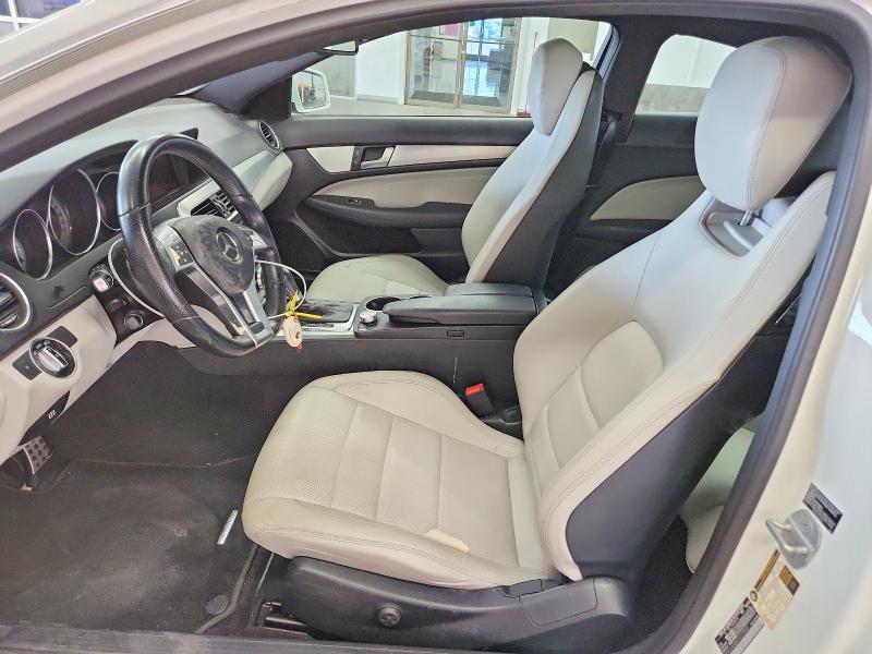 2013 Mercedes-benz C მანქანა იყიდება აუქციონზე, vin: WDDGJ4HB4DG029500, აუქციონის ნომერი: 63207146