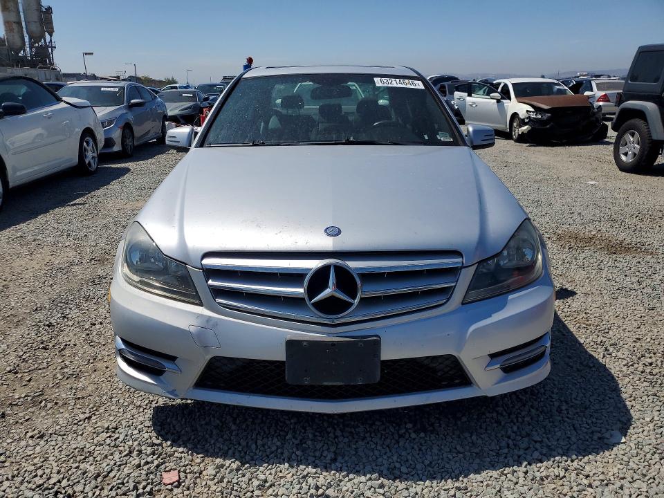 2013 Mercedes-benz C მანქანა იყიდება აუქციონზე, vin: WDDGF4HB4DG101037, აუქციონის ნომერი: 63214646