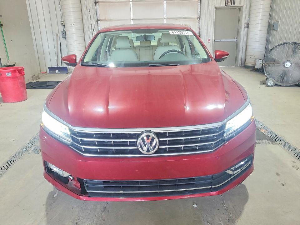 Aukcja sprzedaży 2018 Volkswagen Passat, vin: 1VWBA7A30JC020561, numer aukcji: 61130776