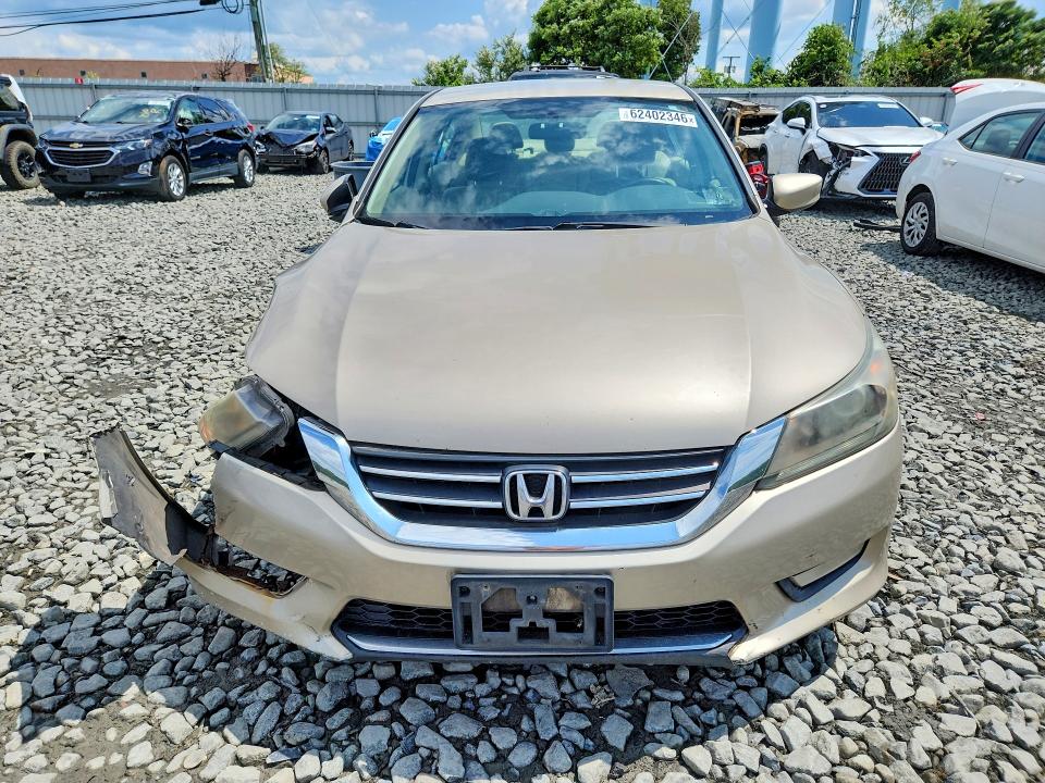 62402346 :رقم المزاد ، 1HGCR2F33FA128866 vin ، 2015 Honda Accord مزاد بيع