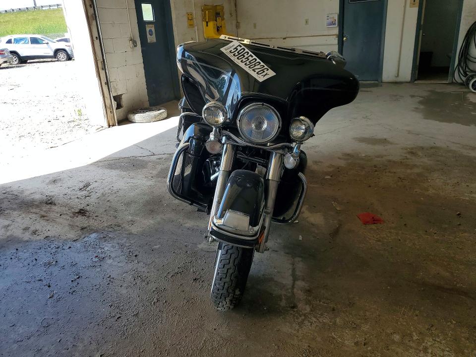 59659826 :رقم المزاد ، 1HD1FCW114Y630507 vin ، 2004 Harley-davidson Flhtcui مزاد بيع