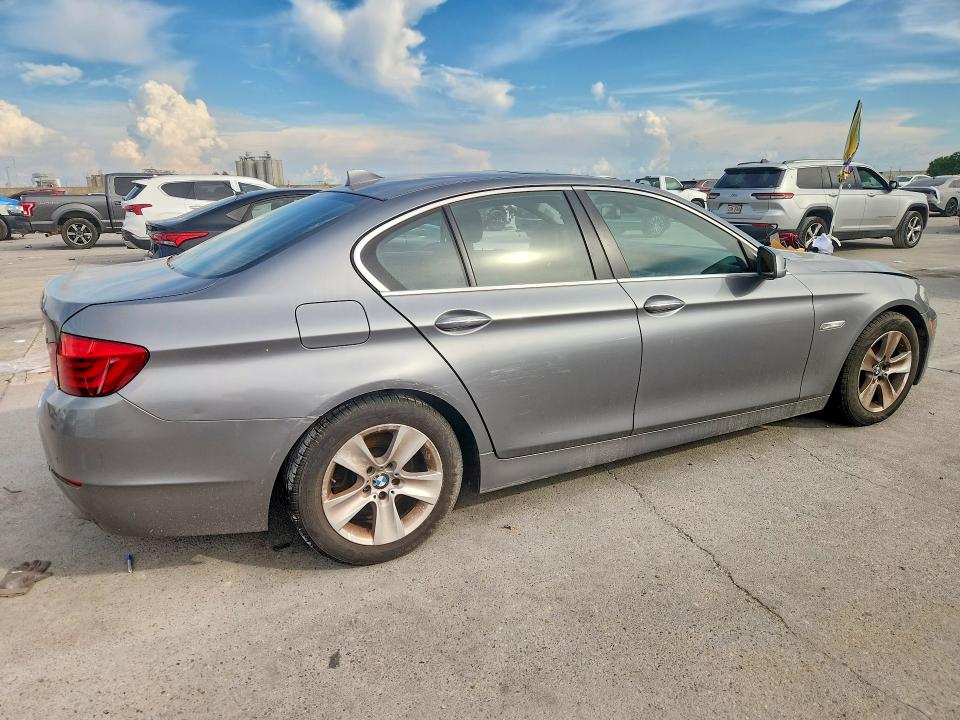 60574766 :رقم المزاد ، WBAXG5C54CDX02377 vin ، 2012 Bmw 528 مزاد بيع