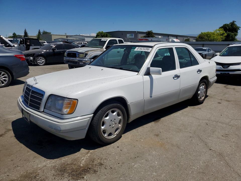 Auction sale of the 1994 Mercedes-benz E, vin: WDBEA32E2RC125900, lot number: 61625396