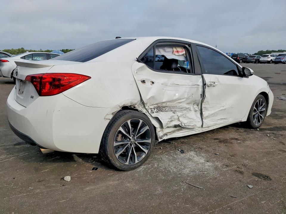 62948686 :رقم المزاد ، 2T1BURHE4HC777784 vin ، 2017 Toyota Corolla مزاد بيع