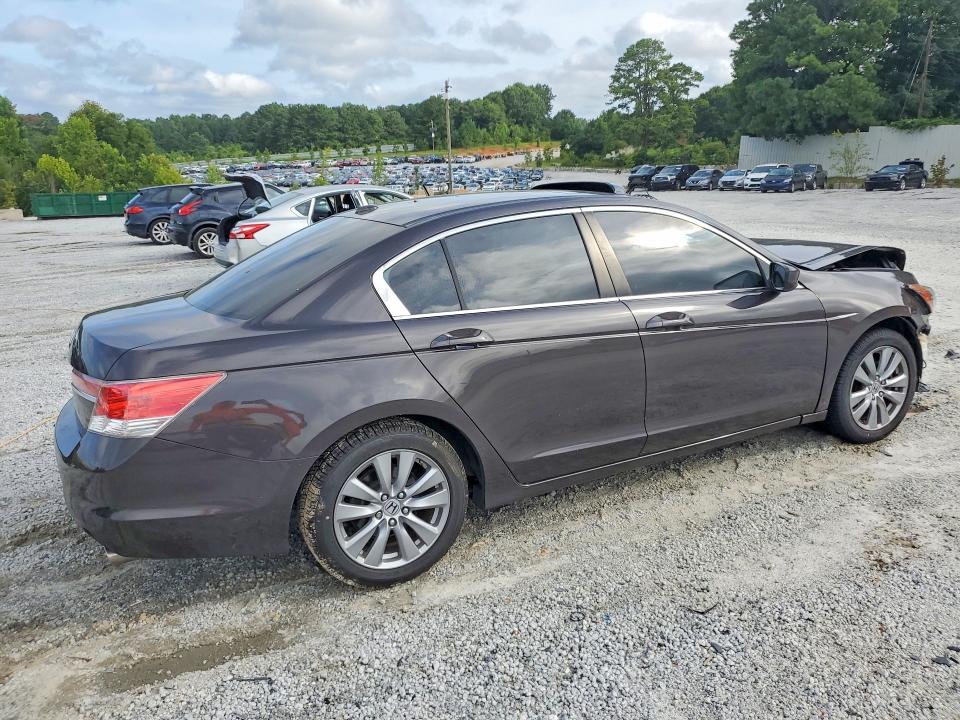 Продажа на аукционе авто 2011 Honda Accord, vin: 1HGCP2F83BA111352, номер лота: 61901686