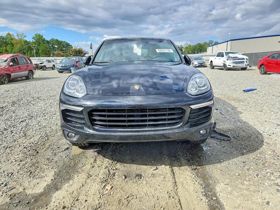 62057136 :رقم المزاد ، WP1AA2A28JKA01995 vin ، 2018 Porsche Cayenne مزاد بيع