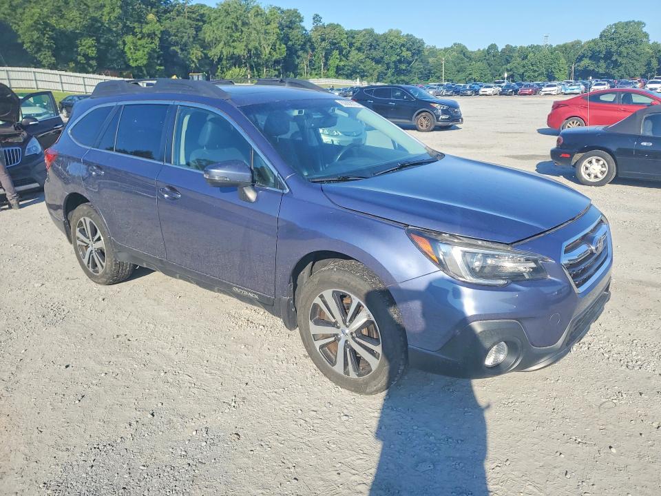60882976 :رقم المزاد ، 4S4BSANC1J3220383 vin ، 2018 Subaru Outback مزاد بيع