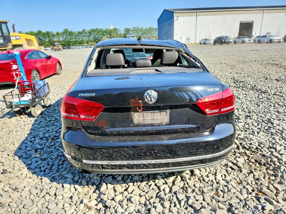 60677136 :رقم المزاد ، 1VWBT7A38FC003184 vin ، 2015 Volkswagen Passat مزاد بيع