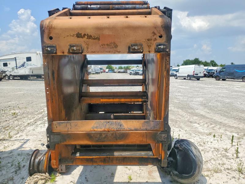 1999 John Deer Industrial Equipment მანქანა იყიდება აუქციონზე, vin: E00466X134063, აუქციონის ნომერი: 85452625
