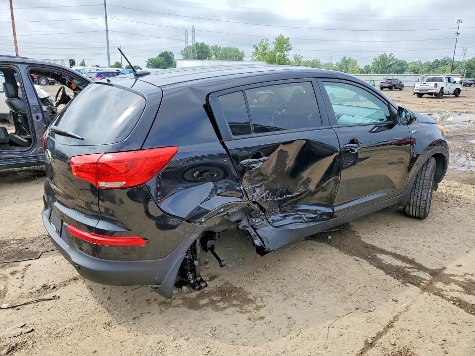 60478526 :رقم المزاد ، KNDPBCAC2F7760742 vin ، 2015 Kia Sportage مزاد بيع