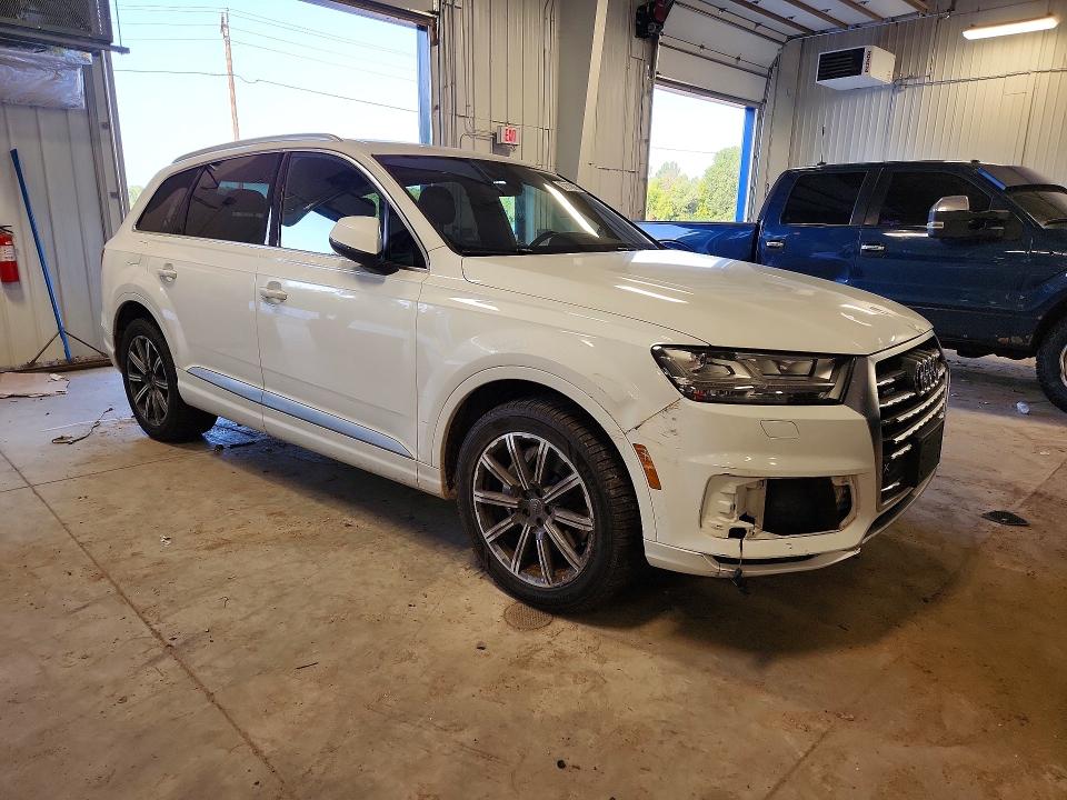 Продаж на аукціоні авто 2017 Audi Q7, vin: WA1LAAF79HD014949, номер лоту: 62119036
