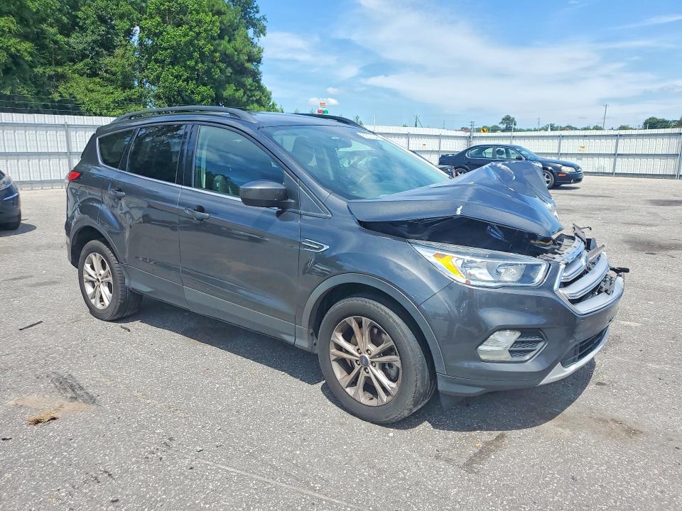 60570046 :رقم المزاد ، 1FMCU9GD3JUD33748 vin ، 2018 Ford Escape مزاد بيع