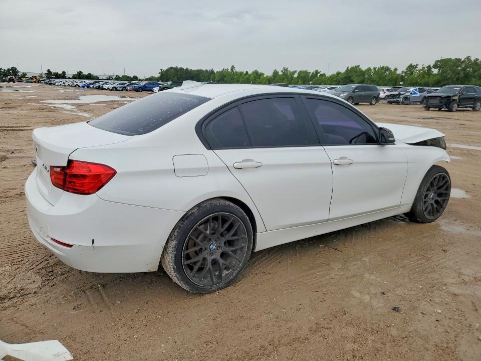 61060016 :رقم المزاد ، WBA3B3C52DF541888 vin ، 2013 Bmw 328 مزاد بيع