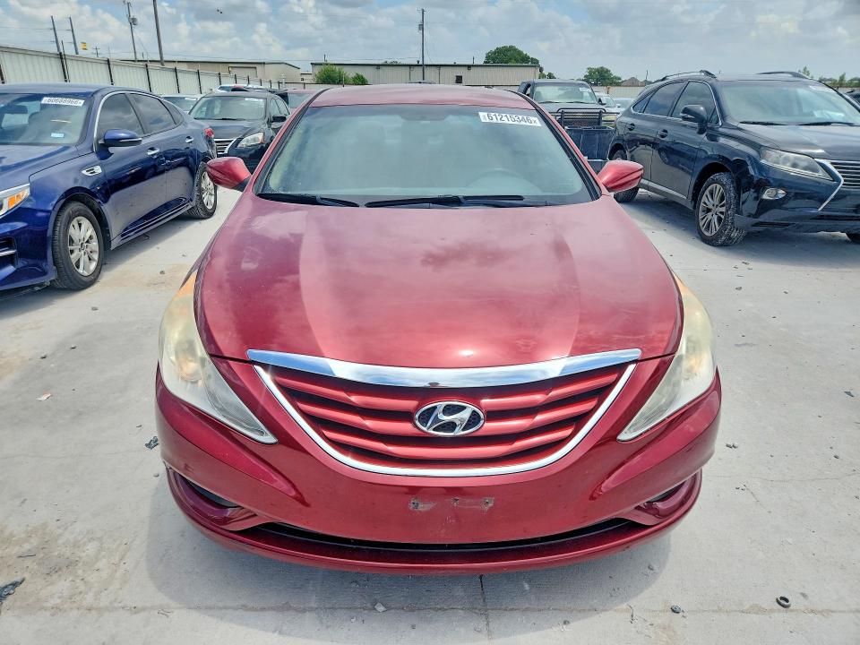 61215346 :رقم المزاد ، 5NPEB4AC0DH608352 vin ، 2013 Hyundai Sonata مزاد بيع