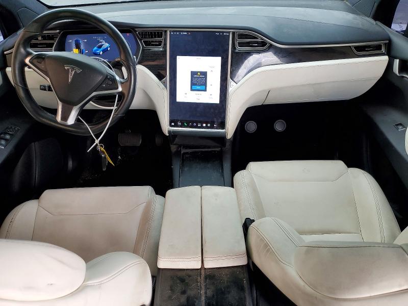 60527906 :رقم المزاد ، 5YJXCDE26HF070168 vin ، 2017 Tesla Model X مزاد بيع