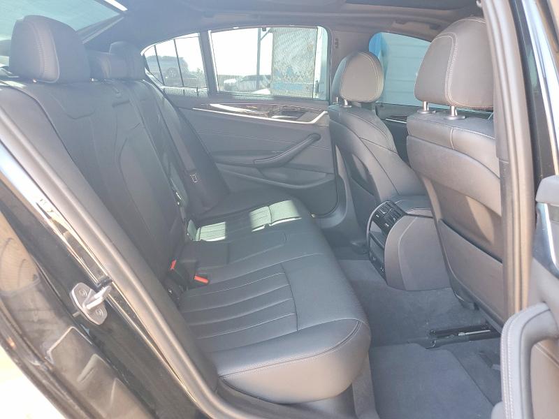 60463546 :رقم المزاد ، WBA13AG09NCJ28747 vin ، 2022 Bmw 530e مزاد بيع