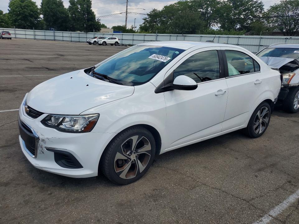 60942476 :رقم المزاد ، 1G1JF5SB7H4133379 vin ، 2017 Chevrolet Sonic مزاد بيع