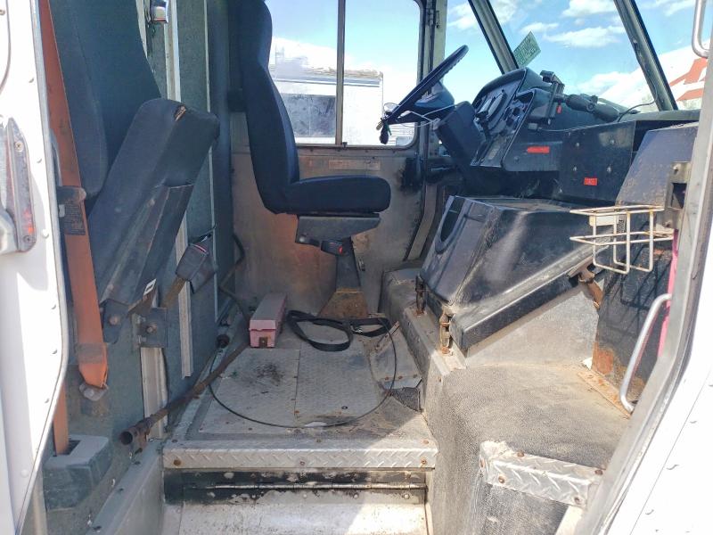 2004 Freightliner Chassis მანქანა იყიდება აუქციონზე, vin: 4UZAANBW94CM71449, აუქციონის ნომერი: 60423106