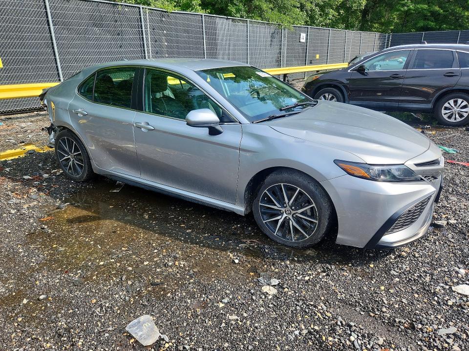 Продаж на аукціоні авто 2021 Toyota Camry, vin: 4T1G11AK3MU584955, номер лоту: 60564736