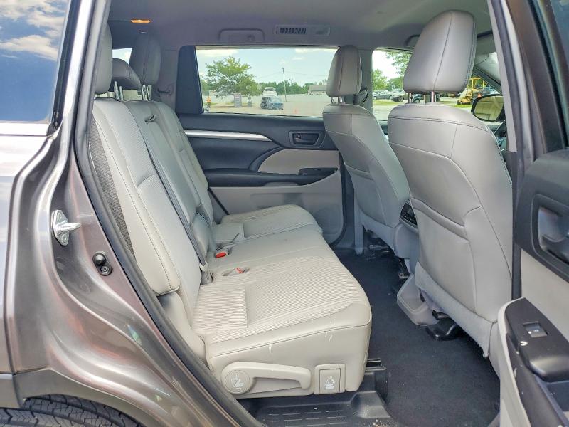 Продажа на аукционе авто 2016 Toyota Highlander, vin: 5TDBKRFH6GS318670, номер лота: 62794476