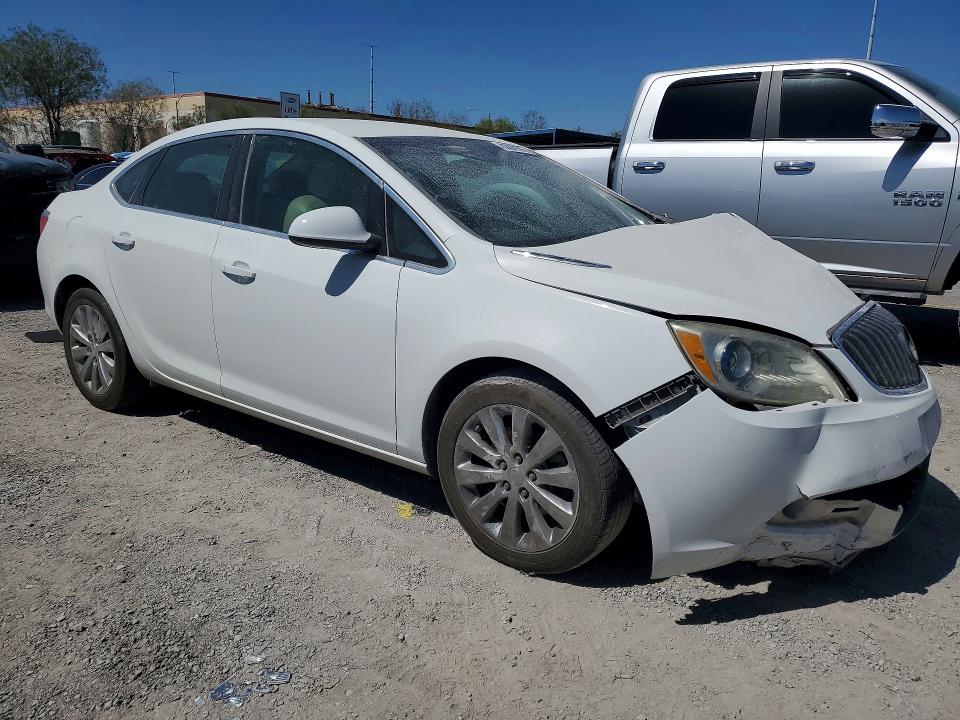 63029786 :رقم المزاد ، 1G4PP5SKXF4211645 vin ، 2015 Buick Verano مزاد بيع