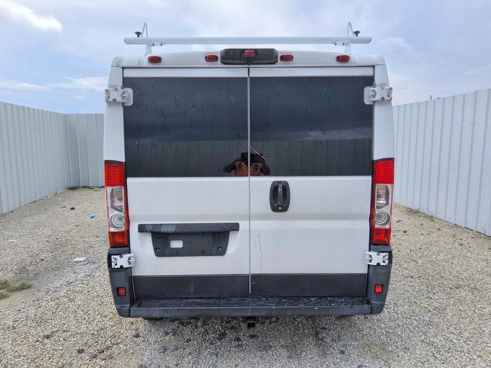 60984296 :رقم المزاد ، 3C6TRVAG2KE518656 vin ، 2019 Ram Promaster 1500 مزاد بيع
